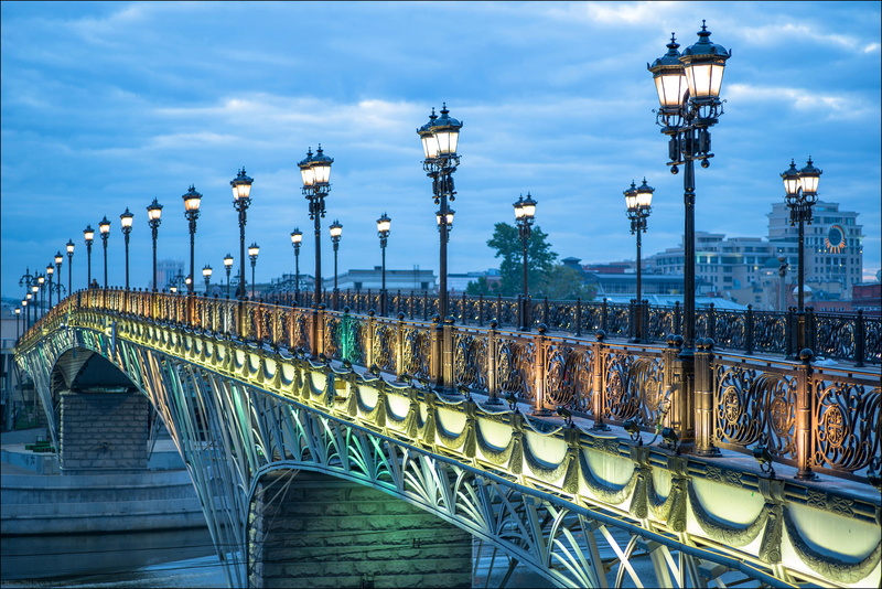 railing, lighting equipment, river, the evening, The Patriarchal bridge, architecture, street light, street, city, outdoors, connection, travel, sky, bridge - man made structure