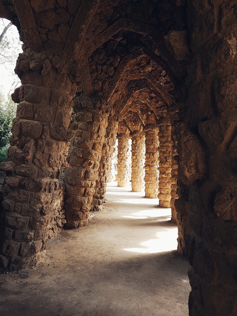 ancient civilization, ancient, architecture, no people, built structure, indoors, arch, güell, diminishing perspective, park güell, the past, colonnade