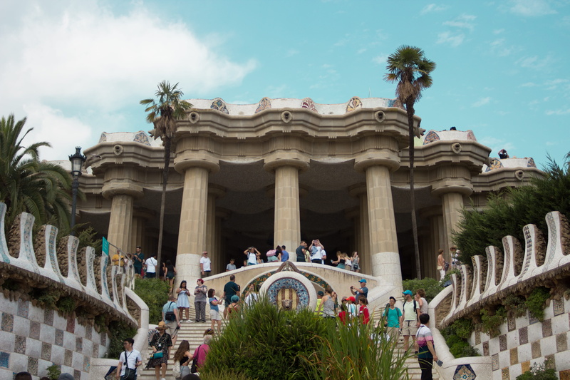 large group of people, plant, sky, cloud - sky, day, building exterior, real people, outdoors, travel destinations, tourism, 5K, group of people, architectural column