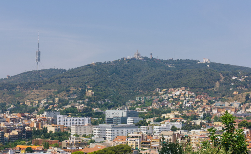 park güell, architecture, overview, outdoors, 4K, spain, tree, building exterior, residential district, tower, built structure, nature, sky, land, barcelona