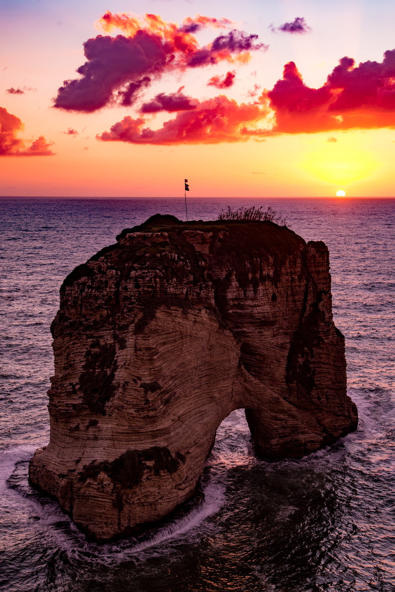 sea, tranquil scene, photo, sky, tranquility, nature, silhouette, scenics - nature, sunset, golden, 4K, cliff, idyllic, rock - object, horizon over water