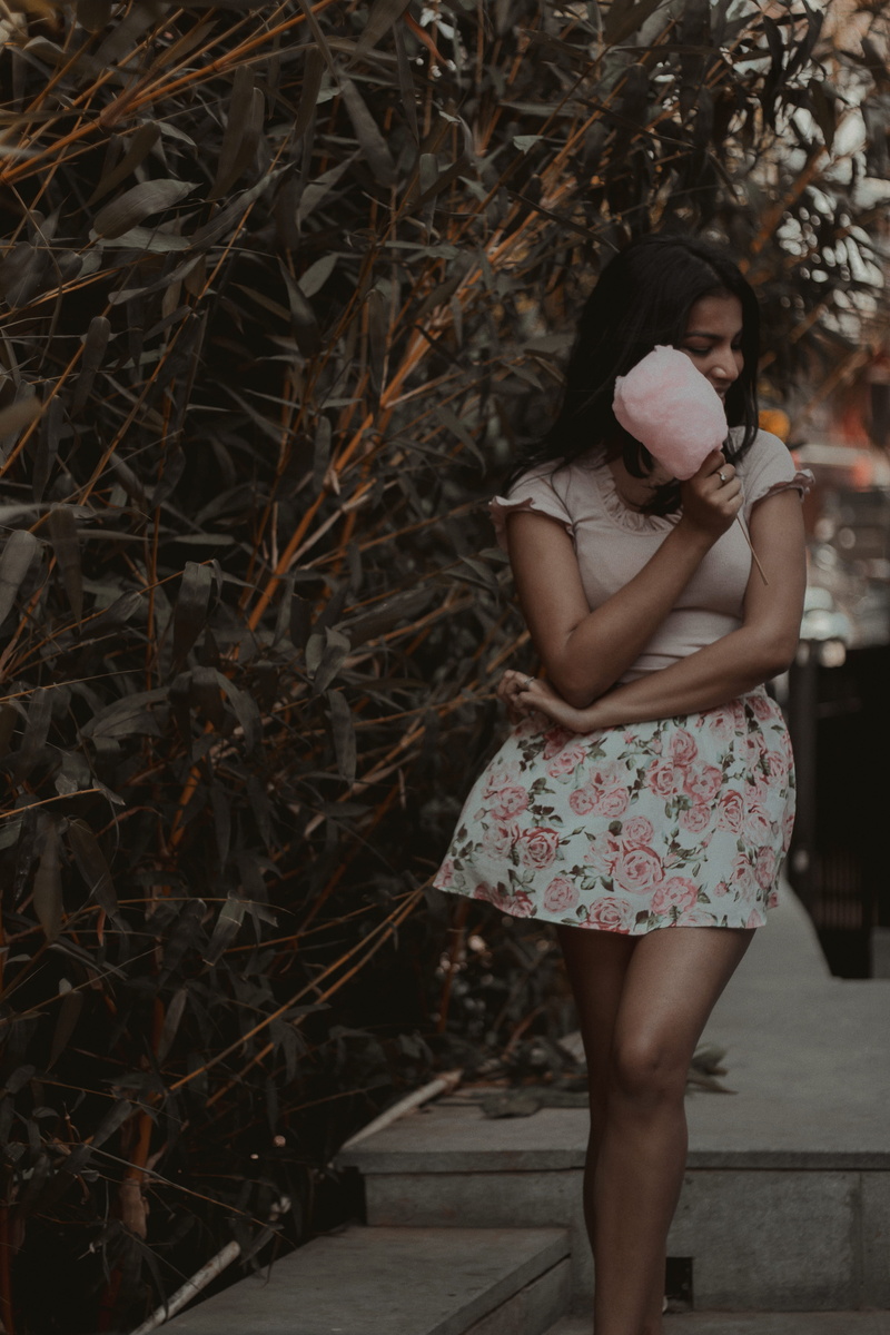 clothing, lifestyles, real people, hairstyle, fashion, full length, young women, plywood, human, hat, person, woman, pink, leisure activity, day, young adult