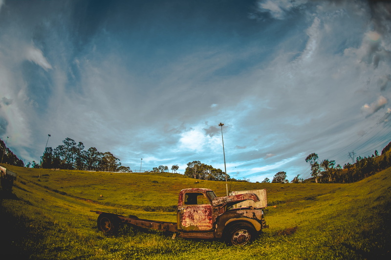 caminhao, marsilac, no people, tranquil scene, day, rural scene, cloud - sky, tree, old, field, transportation, non-urban scene, plant, nature, land, outdoors