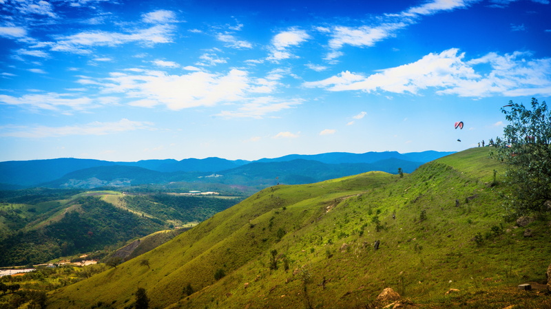 adventure, meadow, sunlight, mountains, 5K, tree, outdoors, green, day, sao paulo, non-Urban Scene, mountain Range, summer, forest, sun, high Up, scenics