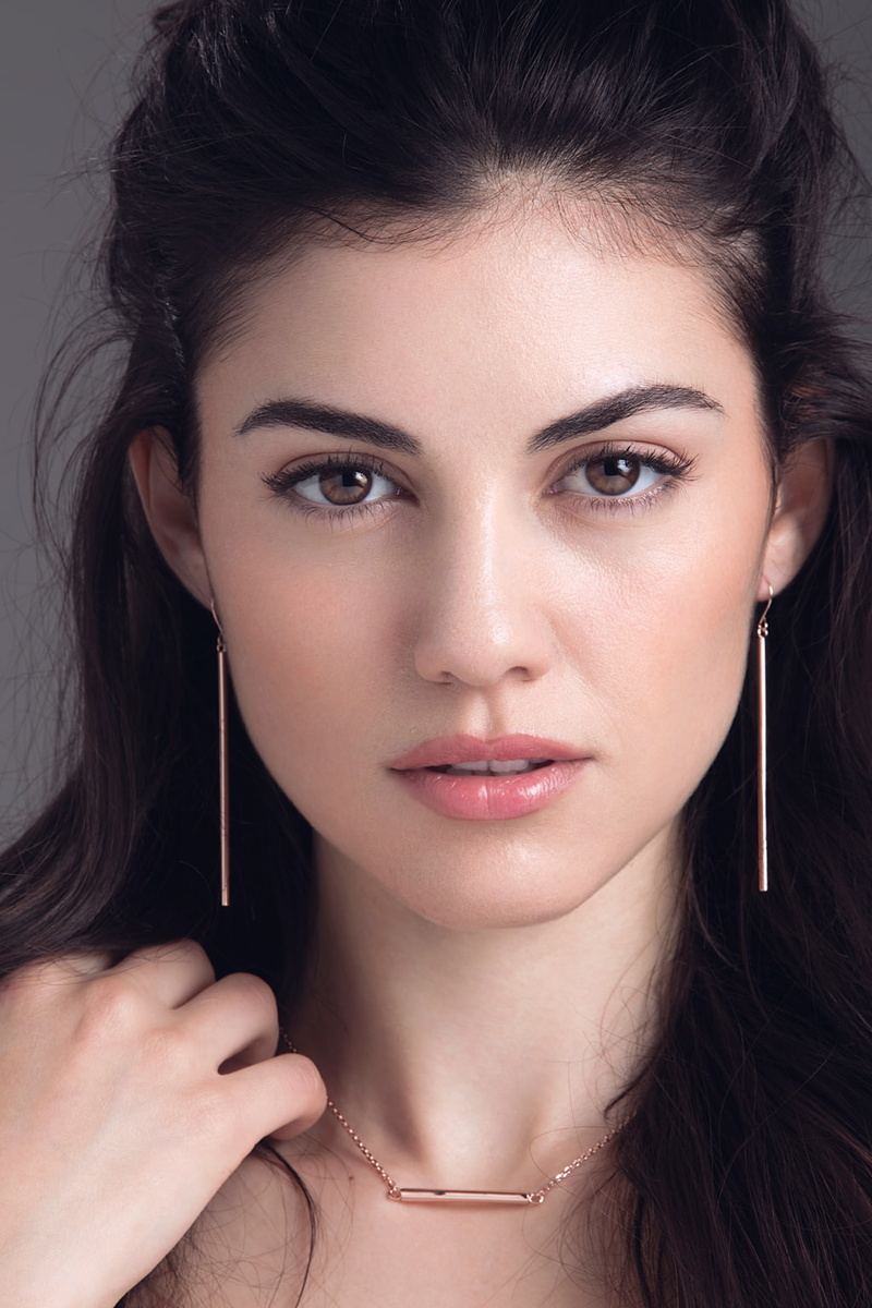 human face, human hair, Yasemin Islek, young women, body part, necklace, portrait, one person, 720P, hair, make-up, fashion, clean skin, young adult, human body part