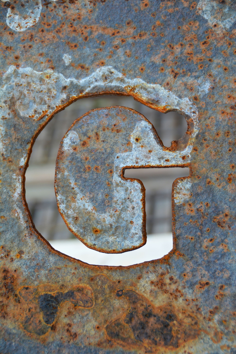 backgrounds, g, design, industrial, deterioration, capital, character, steel, entrance, close-up, no people, obsolete, latch, letter g, weathered, day