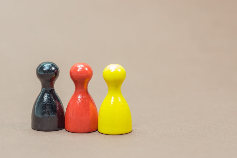 gesellschaftsspiel, black, pepper - seasoning, red, 4K, still life, cone, container, success, group of objects, in a row, gold, play, close-up, strategy