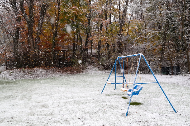swing, empty, park - man made space, toys, land, 2K, snowflakes, snow, wintry, season, tree, nature, plant, white, playground, childhood, absence, snowy
