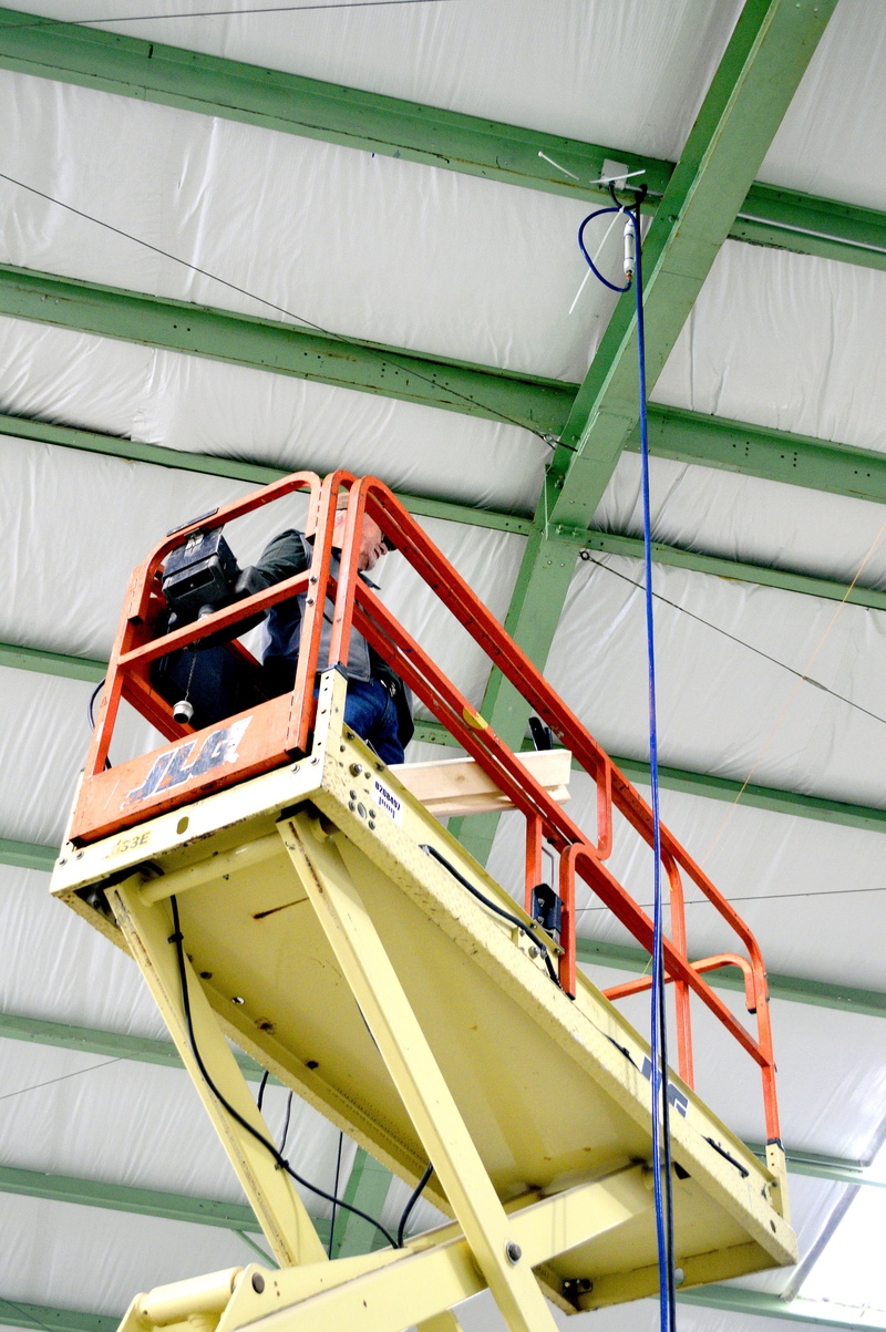 telescopic, nautical vessel, angle, mobile, utility, low, support, green color, equipment, security, orange, industry, hoist, clothing, air vehicle, mechanic