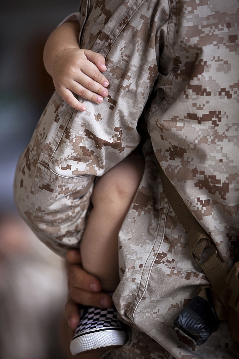 photograph, marine, reece lodder, day, reunion, women, human body part, camouflage, love, family, focus on foreground, father, army, uniform, reunited