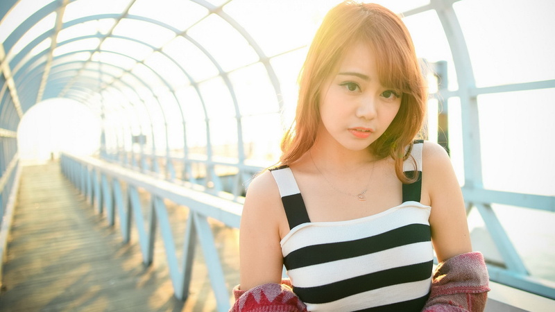 looking at viewer, Sun Hui Tong, women, 1080P, Asian, long hair, sunlight, redhead