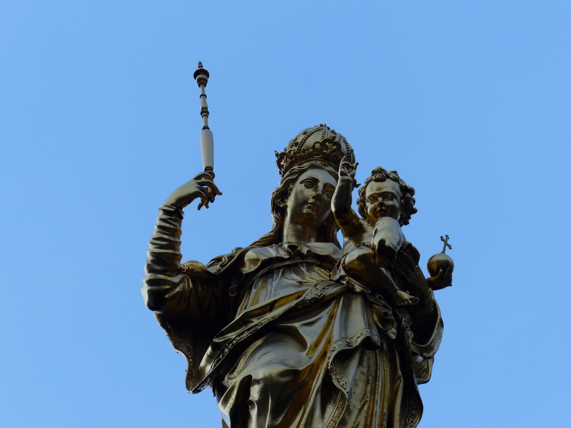 cities, Marienplatz, christianity, bavaria, statue, male likeness, low angle view, crown, sculpture, religion, 4K, sky, history, Munich, no people, blue