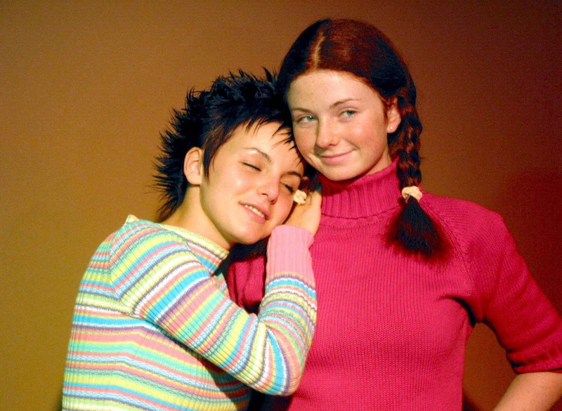 headshot, indoors, hair, women, looking at camera, 720P, red, two people, positive emotion, smiling, t.A.T.u, emotion, adult, Lena Katina, Julia Volkova