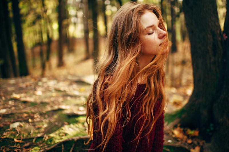 women, model, long hair, sweater, face, redhead, Marat Safin, 720P, red sweater, depth of field, closed eyes, women outdoors, photography, forest