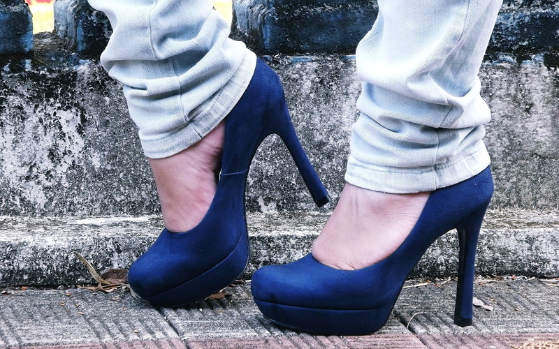 shoe, day, jeans, walking, females, heels, legs, blue, standing, human Hand, platform, lifestyles, women, low section, city Life, city, urban Scene, togetherness