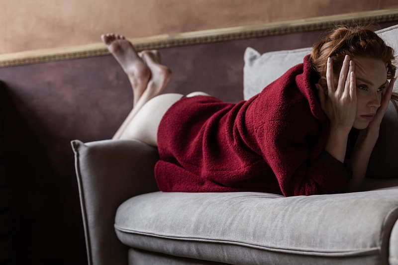 legs, Together With Haliullina, 2K, girl, freckles, on the couch