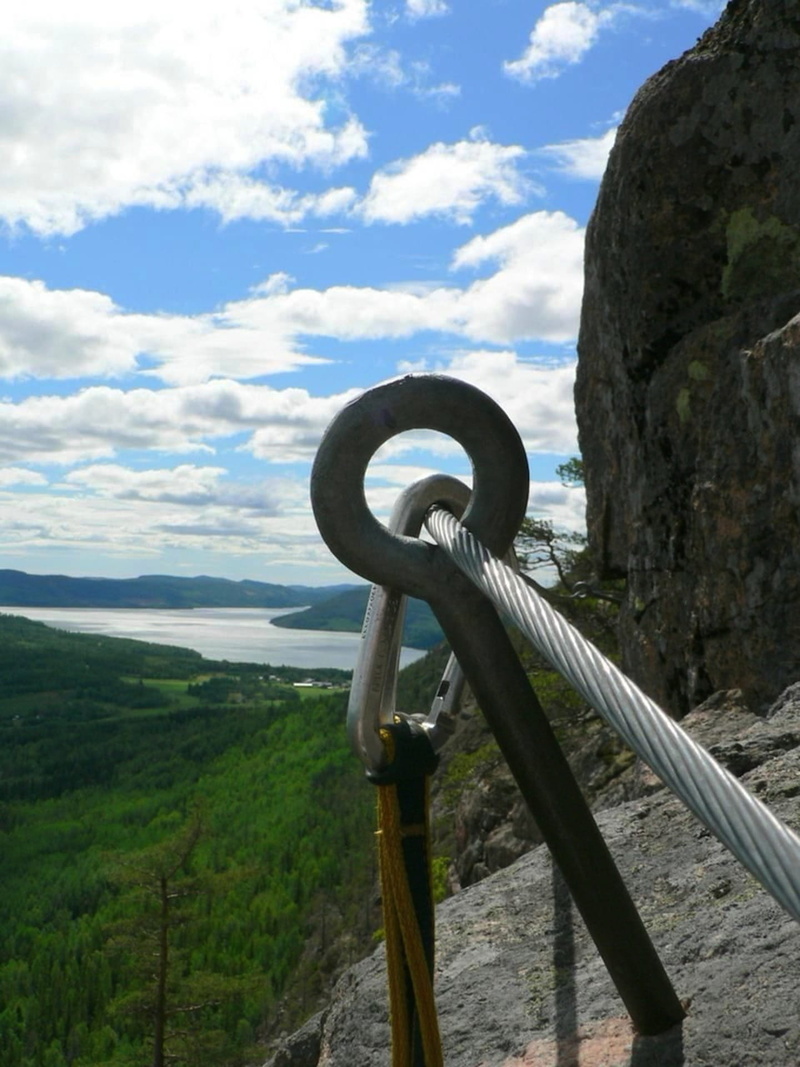 sky, river, tranquil scene, cloud - sky, 1080P, valley, landscape, non-urban scene, climbing equipment, tranquility, outdoors, trees, clouds, woods, metal