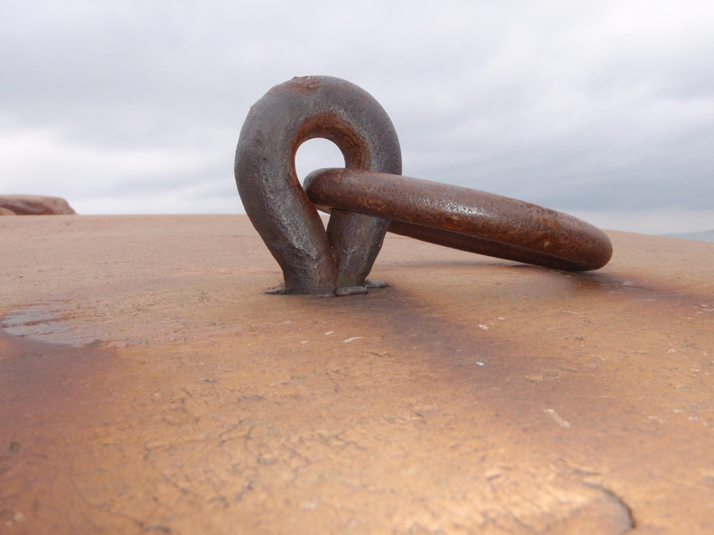 nature, rusty, marine, 4K, beach, outdoor, single object, sky, water, cloud - sky, chain, transportation, land, eyelet, selective focus, sand, rock, sea