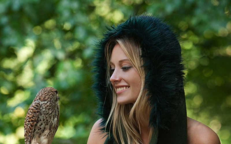 models, femjoy, smiles, art, blondes, animals, birds, women, hawk, carisha, hd, outdoors, magazine, 2K, x