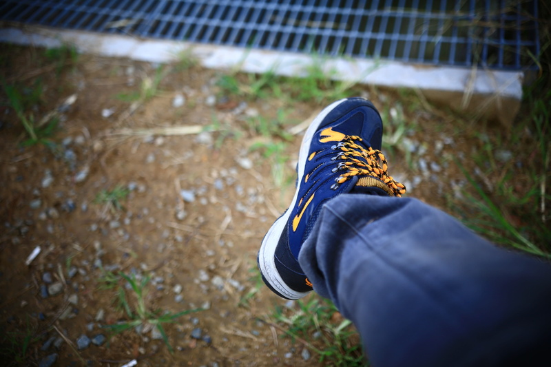 human foot, men, human leg, leisure activity, lifestyles, one person, foot, body part, nature, real people, personal perspective, sneaker, land, low section