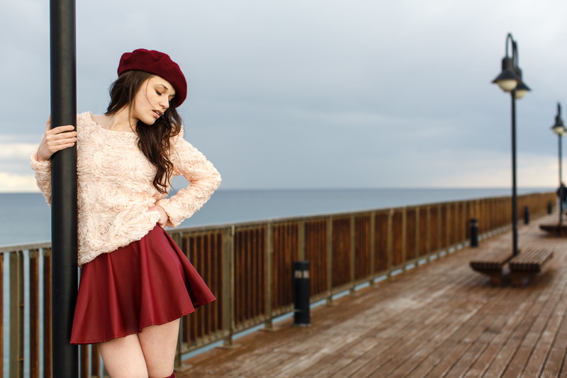 Serena Wood, berets, red skirt, 5K
