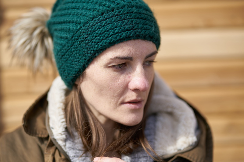 season, hair, human face, hairstyle, beautiful, sweater, overview, close-up, knit hat, young, human body part, winter, women, hat, teenager, human, beret