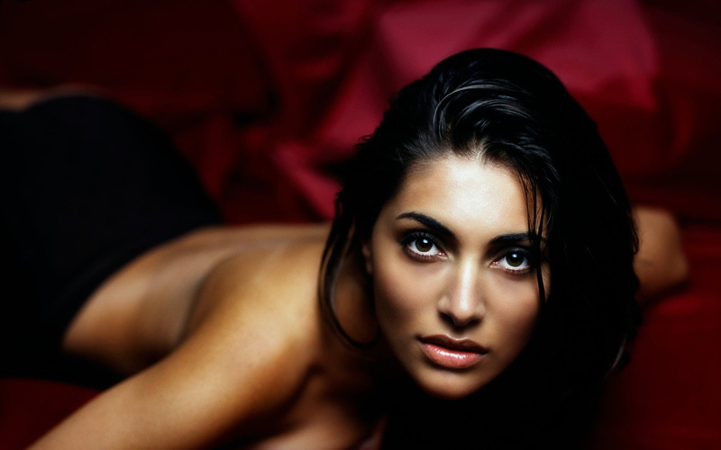 looking at camera, indoors, women, Caterina Murino, Actresses, beauty, one person, human face, body part, human body part, adult, Italian, focus on foreground