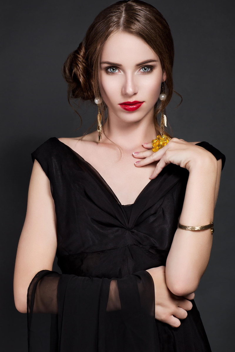 dress, hair, studio shot, modern, young adult, cute, hairstyle, one person, human hair, portrait, elegance, face, beautiful woman, glamour, make-up, 1080P