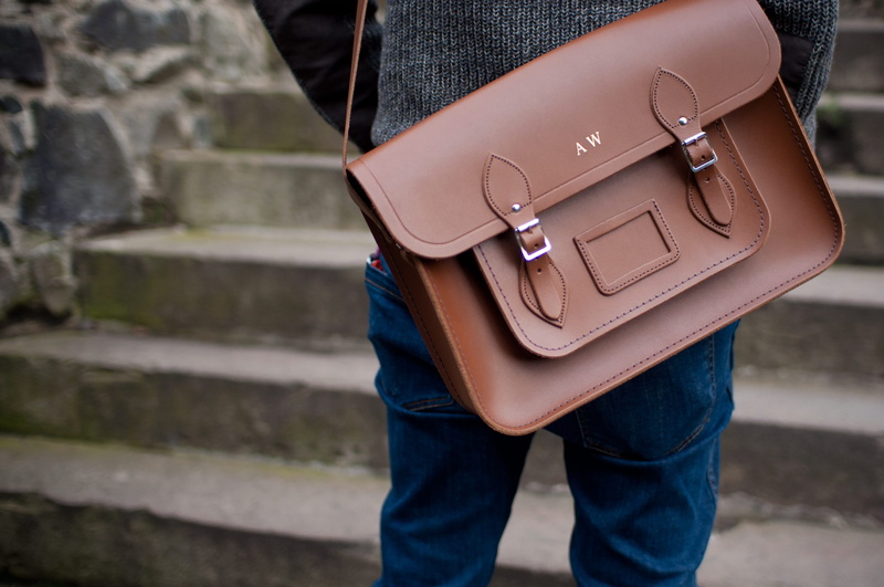 denim, human limb, human body part, midsection, blue, near, 2K, man, brown, grey, crossbody, male, leather, bag, casual clothing, outdoors, front view