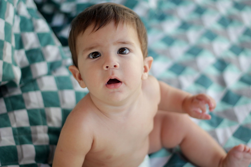 childhood, girl, linda, shirtless, indoors, baby, bebe, fashion baby, babyhood, 5K, cute thing, affection, focus on foreground, looking, real people, cute