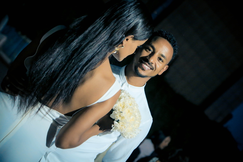 flowers, couples, portrait, beauty, real people, couple, wearing, wedding, beautiful woman, celebration, smiling, clothing, holding, man, bride, waist up