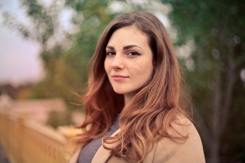 young women, tree, woman fashion nature pretty beautiful autumn autumnal cau, 2K, portrait, haired, beautiful woman, brown, camel, long hair, hairstyle