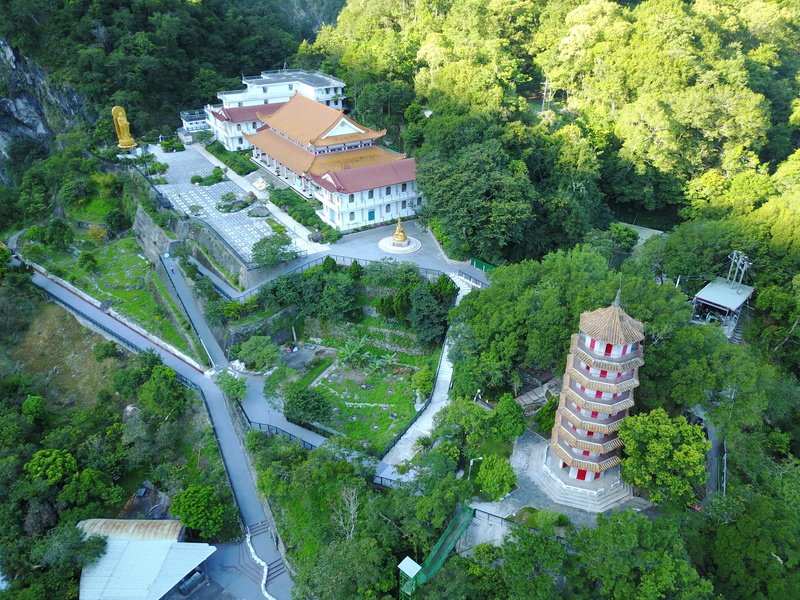 built structure, nature, taiwan, beauty in nature, green color, day, 4K, place of worship, no people, high angle view, house, tree, pudu bridge, plant