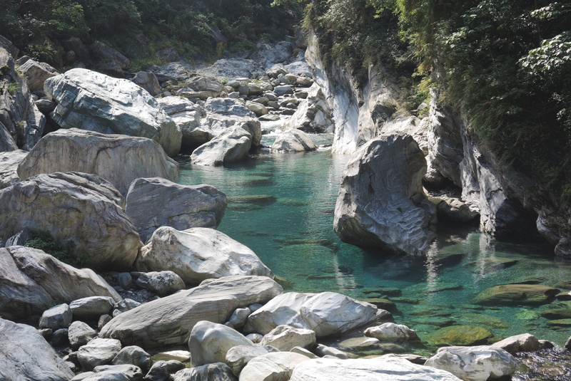 non-urban scene, nature, water, rock, stone, day, river, land, flowing water, natural scenery, tree, solid, plant, tranquility, no people, tranquil scene