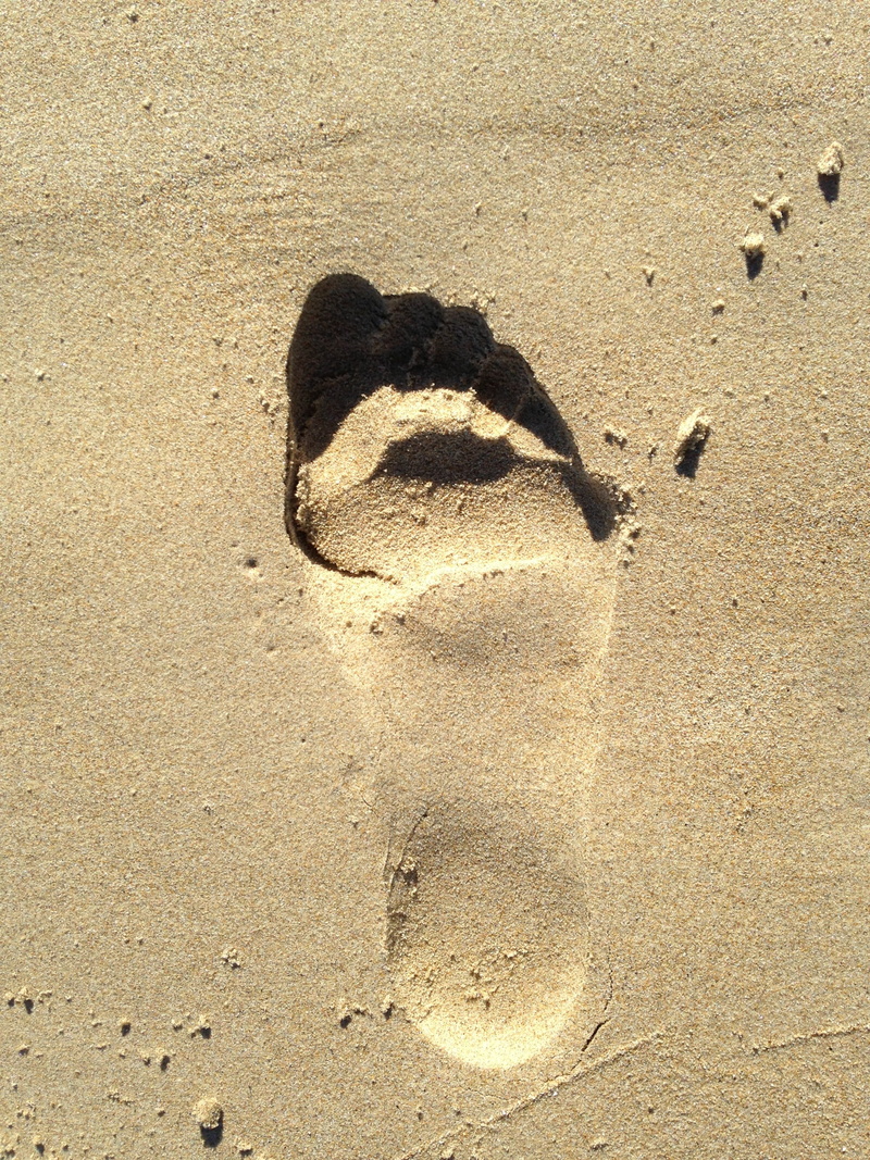 land, travel, pattern, mark, people, female, no people, beach, art and craft, track, step, holiday, sign, walking, shape, icon, trail, heart shape, vacation