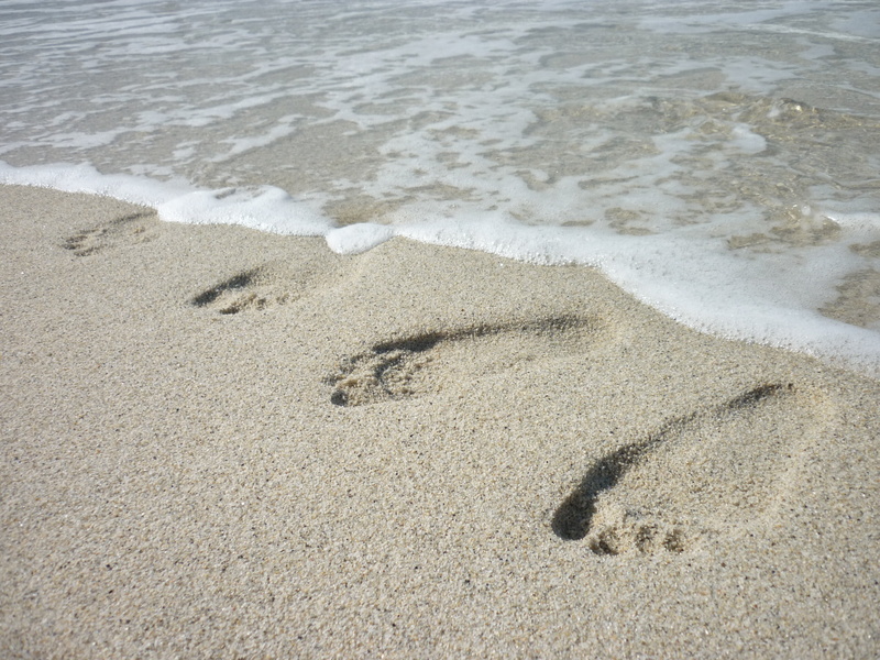 wave, man and woman, sport, high angle view, surfing, absence, motion, footprints, vacation, summer, beauty in nature, vacations, footstep, coastline, tourism