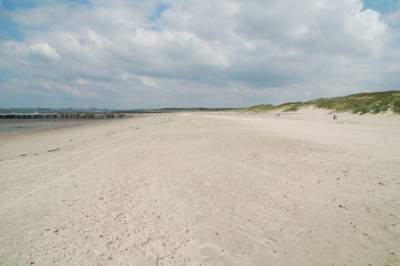 vrij, tranquility, dunes, space, water, non-urban scene, idyllic, dom, footsteps, 2K, horizon, cloud - sky, day, light, sky, tranquil scene, nature, coast