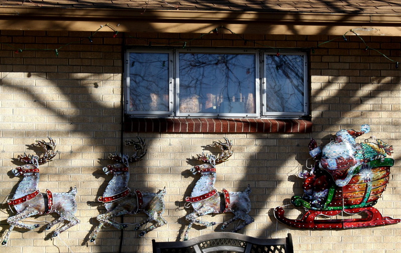 claus, 2K, sleigh, garlands, christmas, window, house, reindeer, santa claus, santa