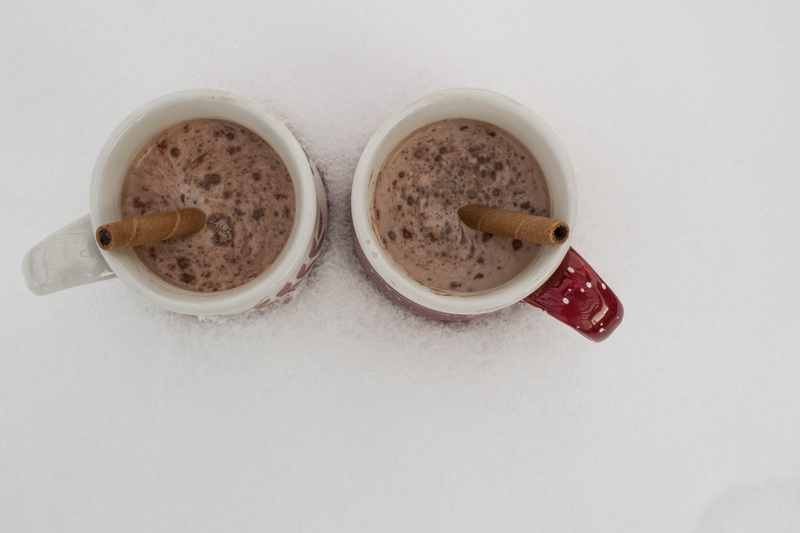 white background, frozen, coffee cup, no people, canon, temptation, coffee, directly above, hot drink, close-up, cookie, table, coffee - drink, food and drink