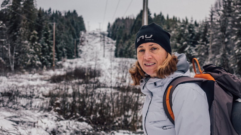 girl, leisure, day, portrait, 5K, backpack, facial expression, looking at camera, jacket, photo, standing, female, tree, one person, bonnet, smiling, woman
