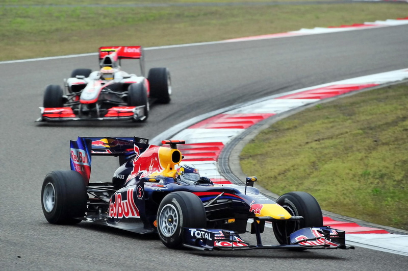 crash helmet, car, formula one racing, 1080P, bull, tire, track and field, wheel, rb, competition, transportation, auto racing, protective sportswear