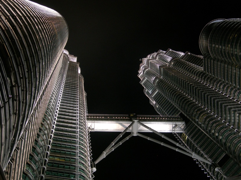 building, modern, 2K, bridge - man made structure, alloy, steel, klcc, architecture, skyscraper, low angle view, kuala lumpur, illuminated, sky, connection