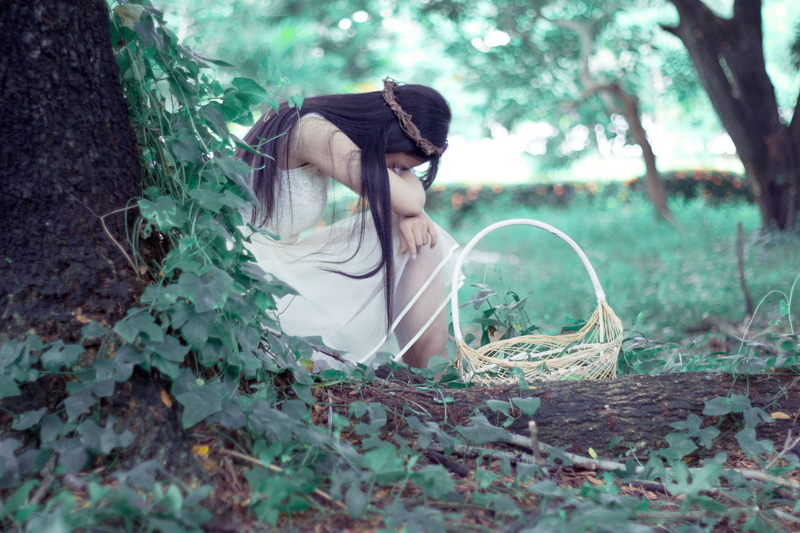 young women, beautiful woman, one person, sitting, plant, basket, plant part, 5K, girl vietnames, the princess, forest, women, land, beautiful girl, leisure activity