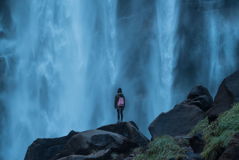 one person, tranquility, person, waterfall, solid, 4K, explore, national park, digital, mountain, rocks, water, yosemite, adult, bag, alone, falls, solo