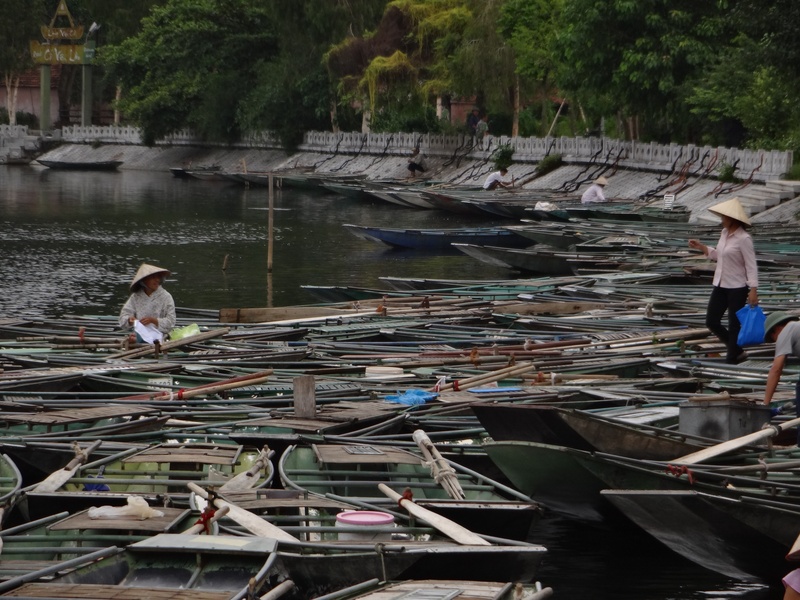 day, mode of transportation, moored, boat, nature, environment, nautical vessel, two people, men, outdoors, ninh, full length, hat, transportation, real people