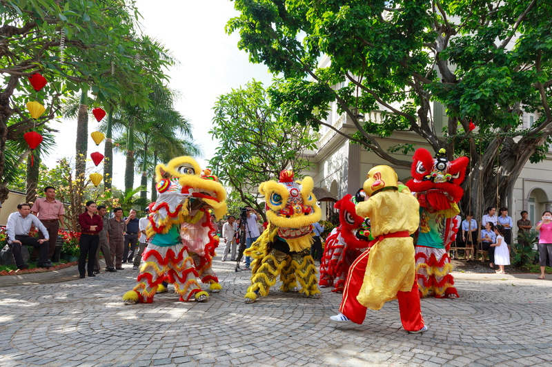 group of people, nha trang, display, arts culture and entertainment, culture, real people, belief, festival, the tradition, tet, holiday, performances