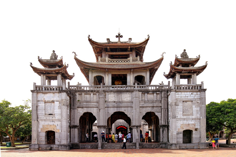 phat, clear sky, travel destinations, Phat Diem Cathedral, arch, building Exterior, security affairs, outdoors, the past, built Structure, 5K, cathedral