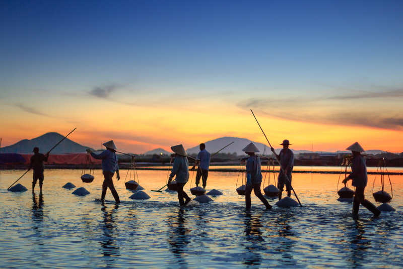 sky, 5K, outdoors, fisherman, dusk, ocean, hour, occupation, reflection, lifestyles, water, standing, carrying, evening, nautical vessel, scenic, people