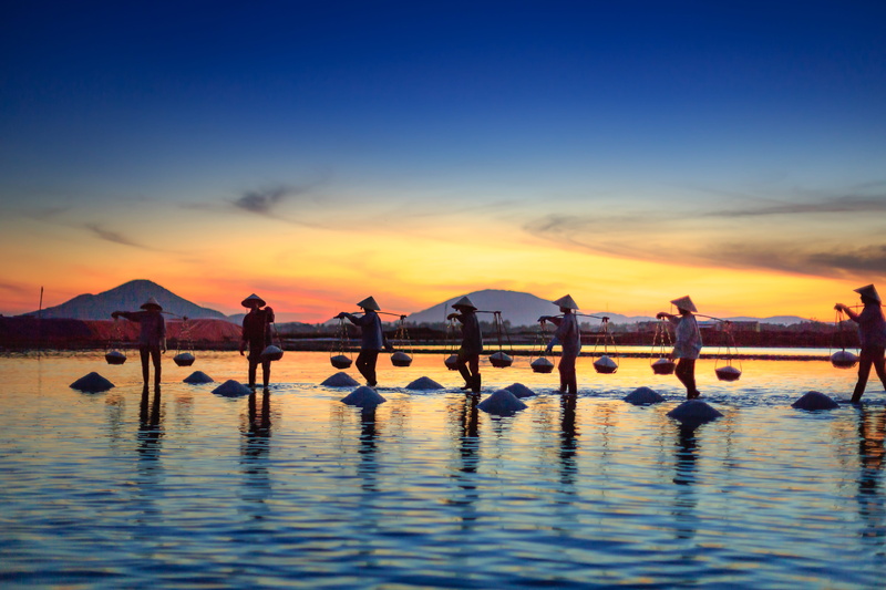 tranquility, scenics - nature, golden, beauty in nature, blue, sunset, cloud - sky, waterfront, clouds, lake, hour, people, sea, carry, mountain, transportation