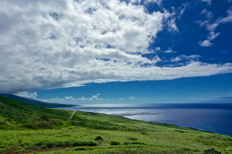 coast, nature, tranquility, horizon, land, 4K, cloud - sky, water, grass, environment, sunlight, tranquil scene, mountain, green color, maui, road, day